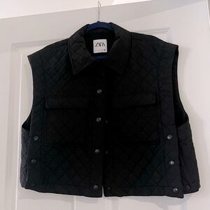 Zara light quilted cropped vest!